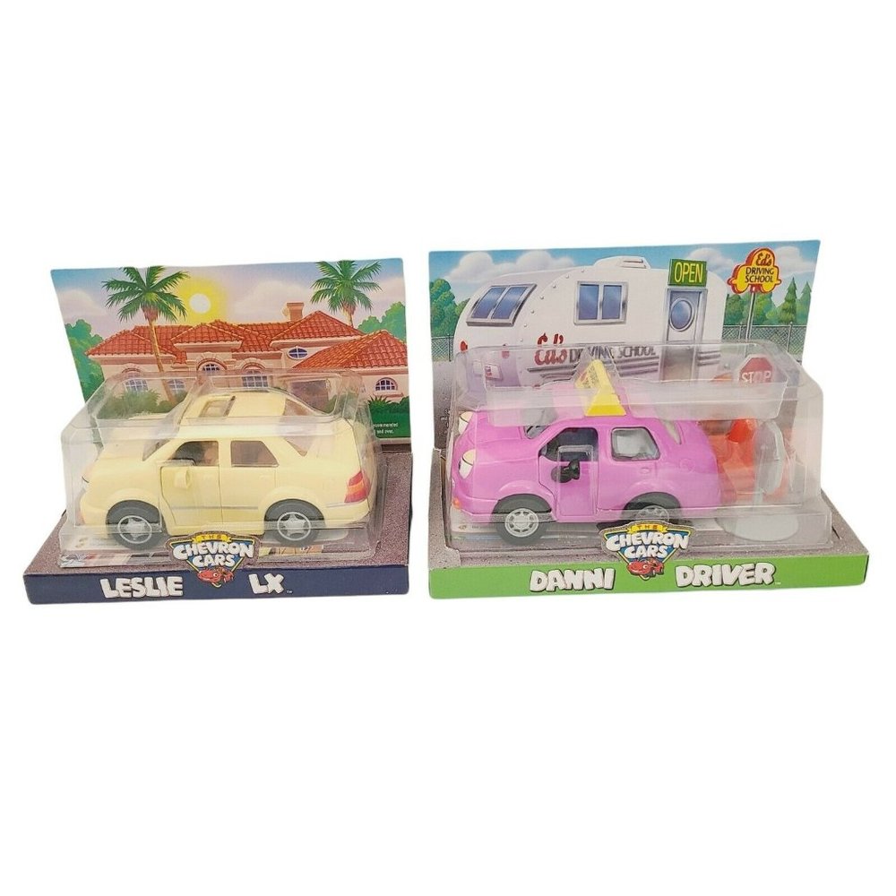 Chevron Cars Danni Driver + Leslie LX New in Box
